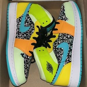 JORDAN 1 HIGH TOP SNEAKER 6.5Y=8 WOMEN